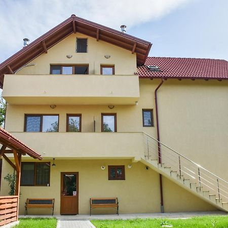 Tomis House Hotel Curtea De Arges Luaran gambar