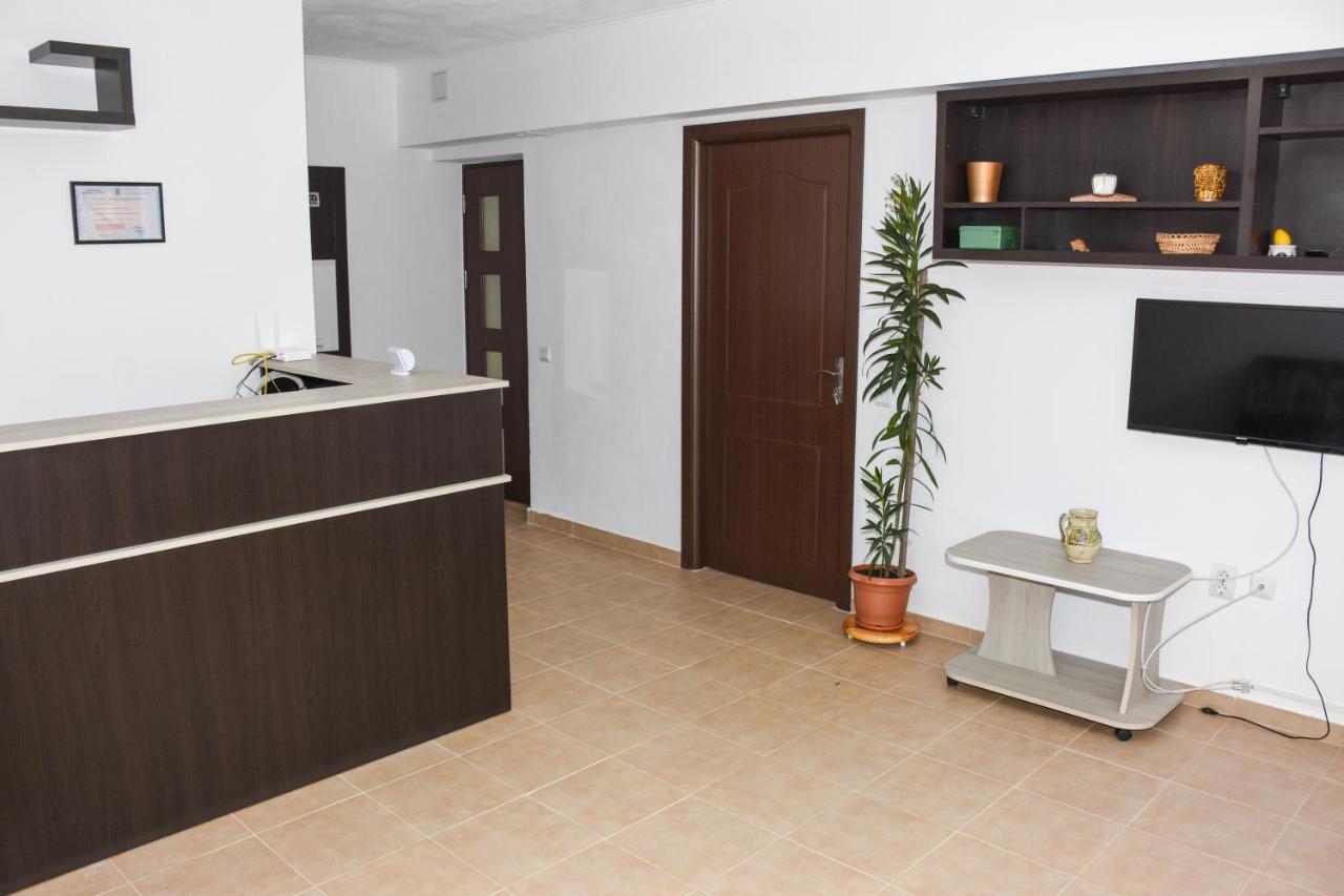 Tomis House Hotel Curtea De Arges Luaran gambar