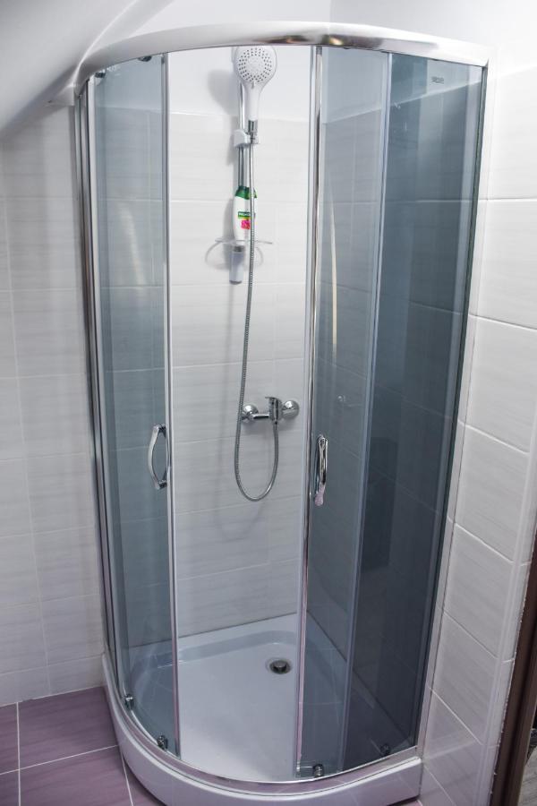 Tomis House Hotel Curtea De Arges Luaran gambar