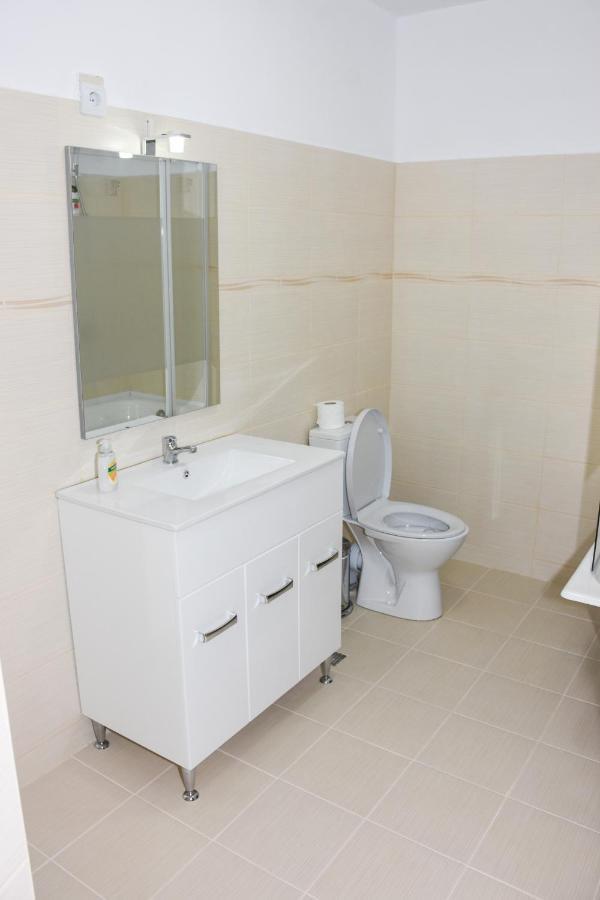 Tomis House Hotel Curtea De Arges Luaran gambar