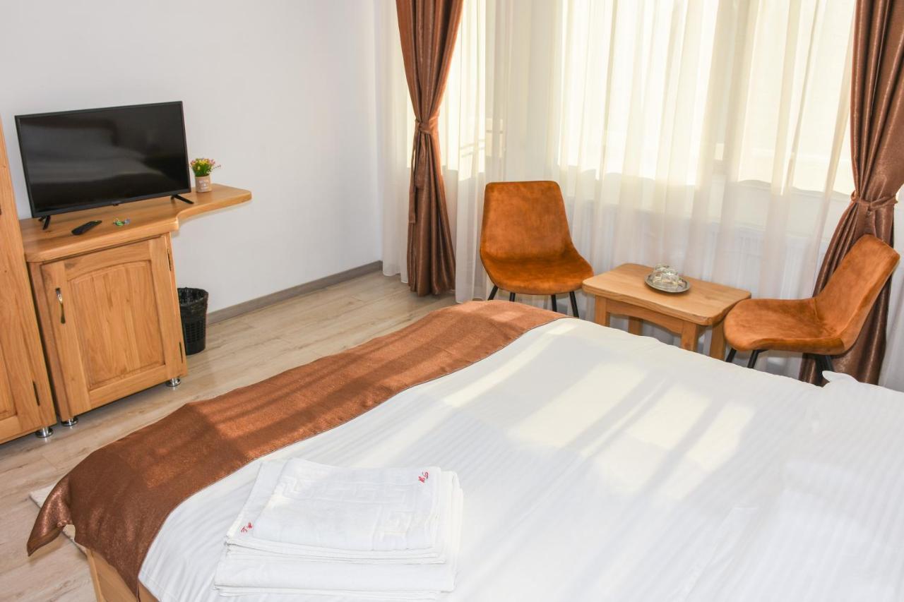 Tomis House Hotel Curtea De Arges Luaran gambar