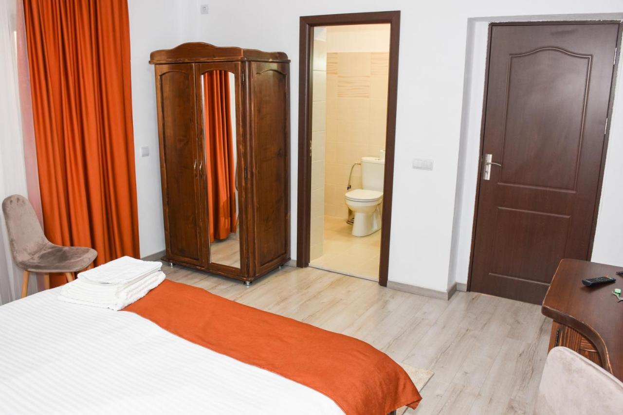 Tomis House Hotel Curtea De Arges Luaran gambar