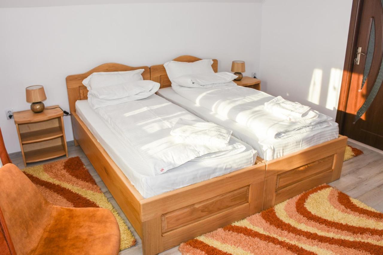 Tomis House Hotel Curtea De Arges Luaran gambar