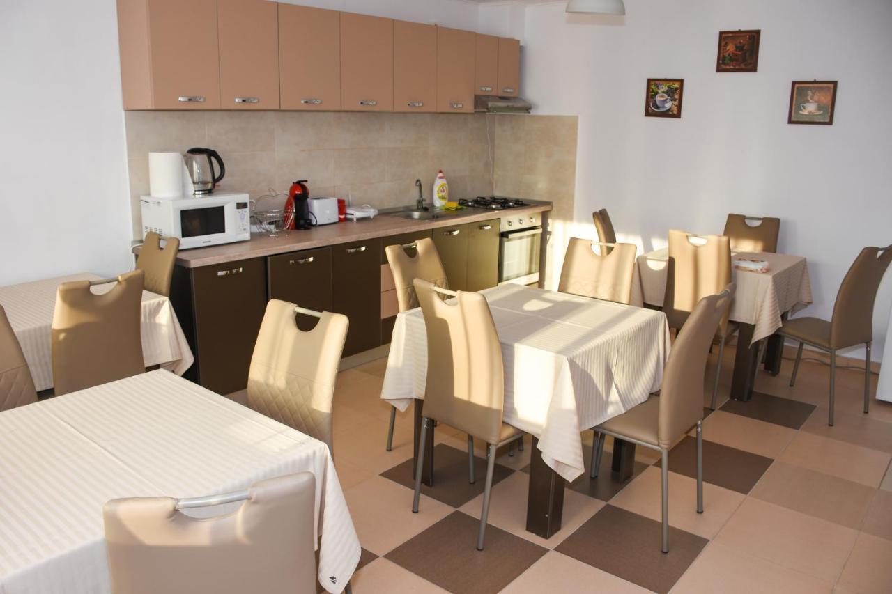 Tomis House Hotel Curtea De Arges Luaran gambar