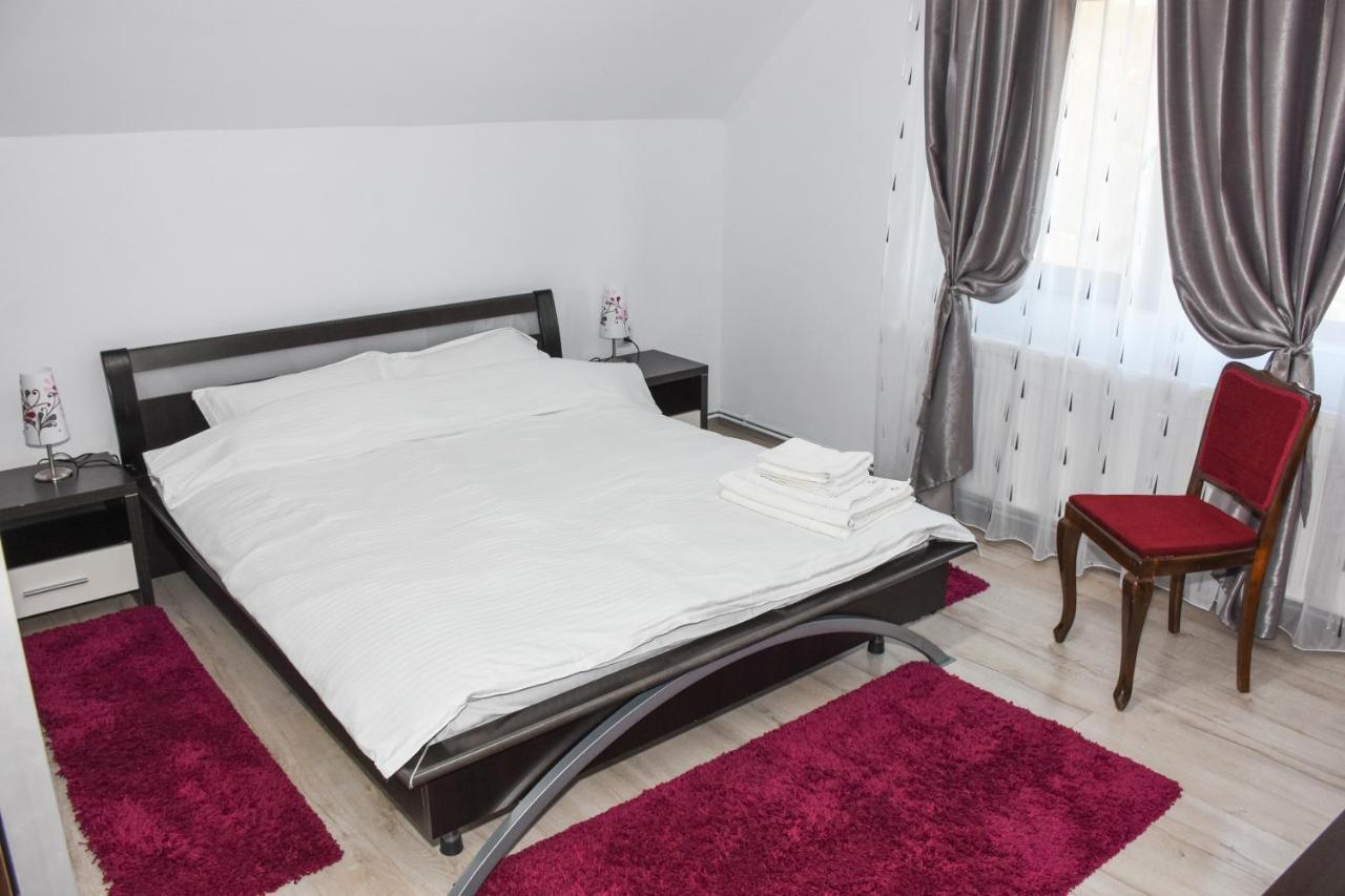 Tomis House Hotel Curtea De Arges Luaran gambar