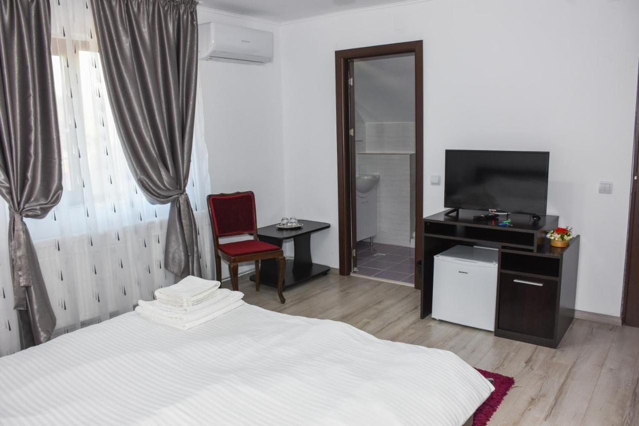 Tomis House Hotel Curtea De Arges Luaran gambar