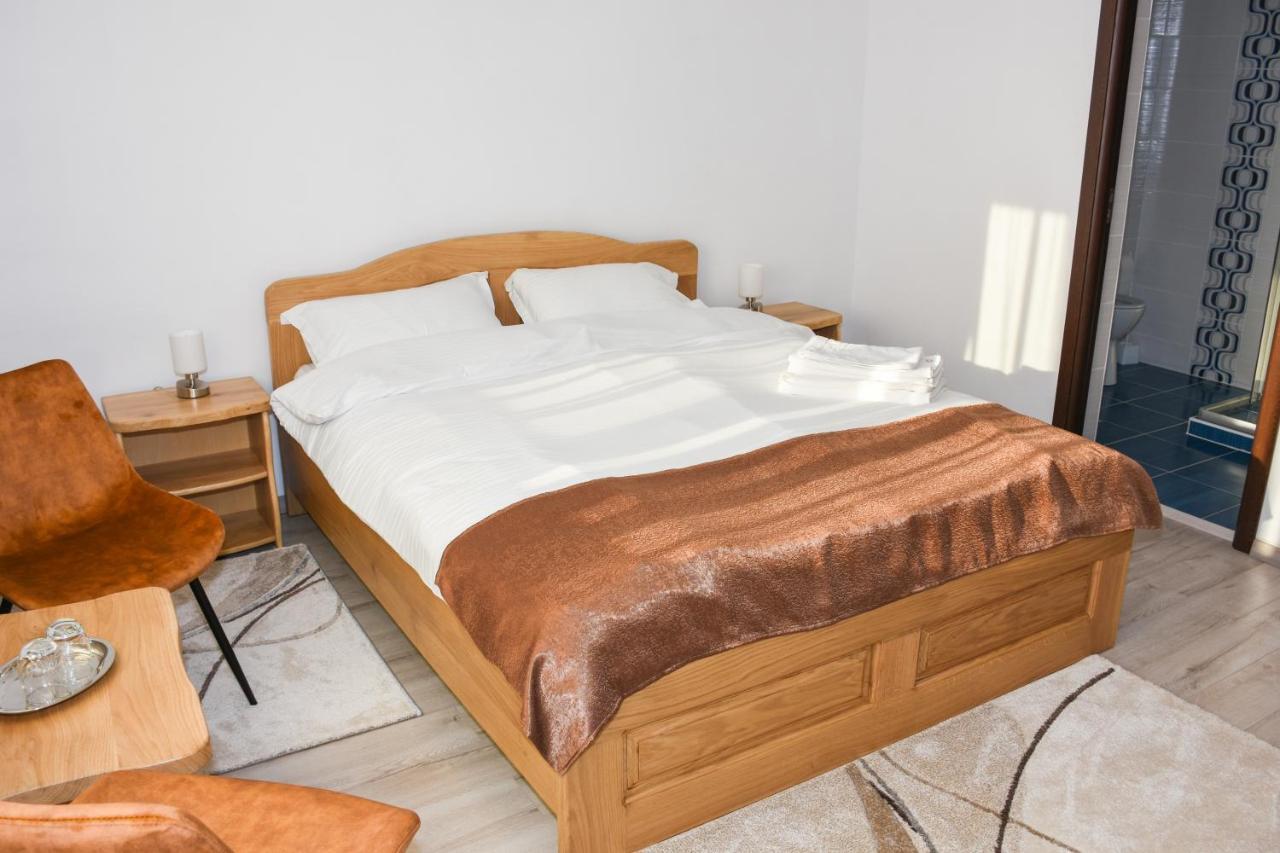 Tomis House Hotel Curtea De Arges Luaran gambar