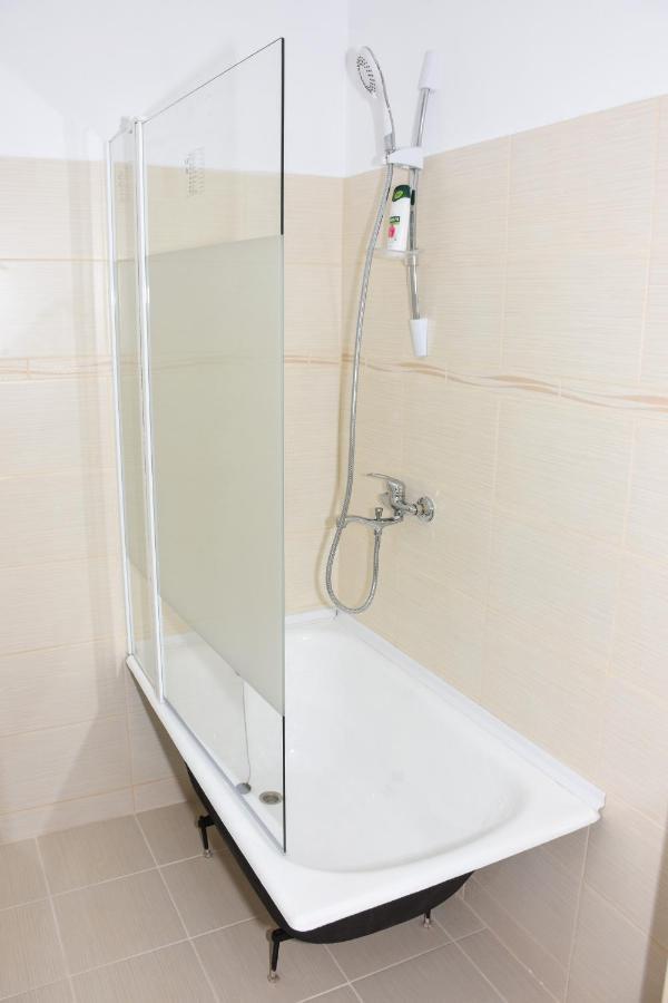 Tomis House Hotel Curtea De Arges Luaran gambar