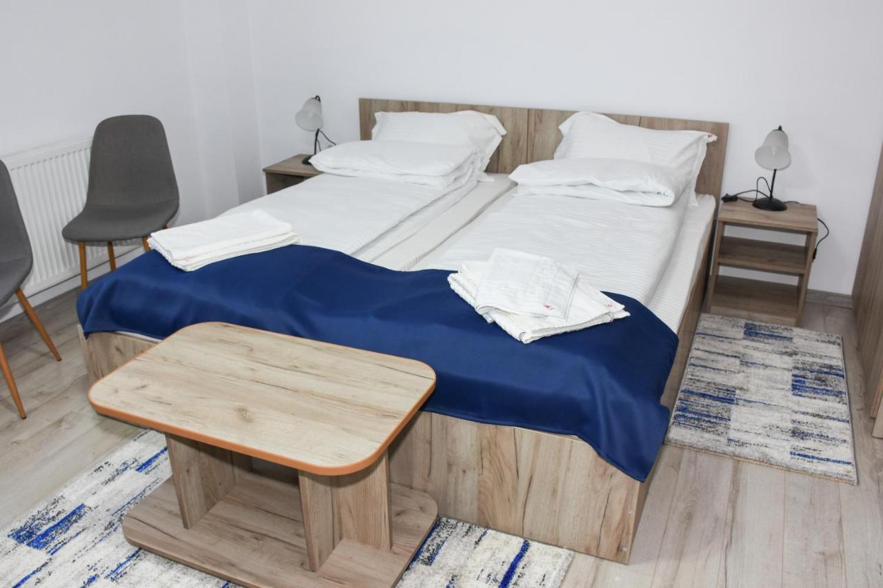 Tomis House Hotel Curtea De Arges Luaran gambar