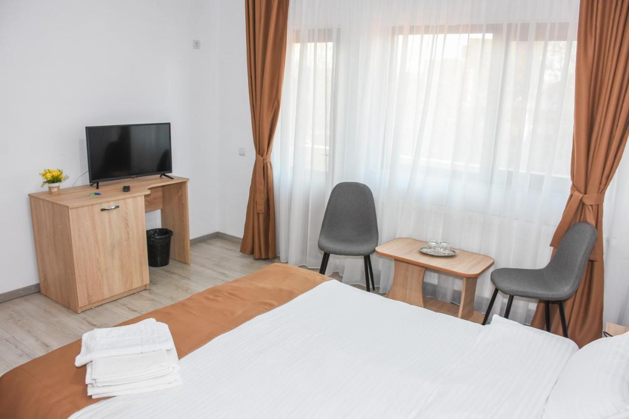 Tomis House Hotel Curtea De Arges Luaran gambar
