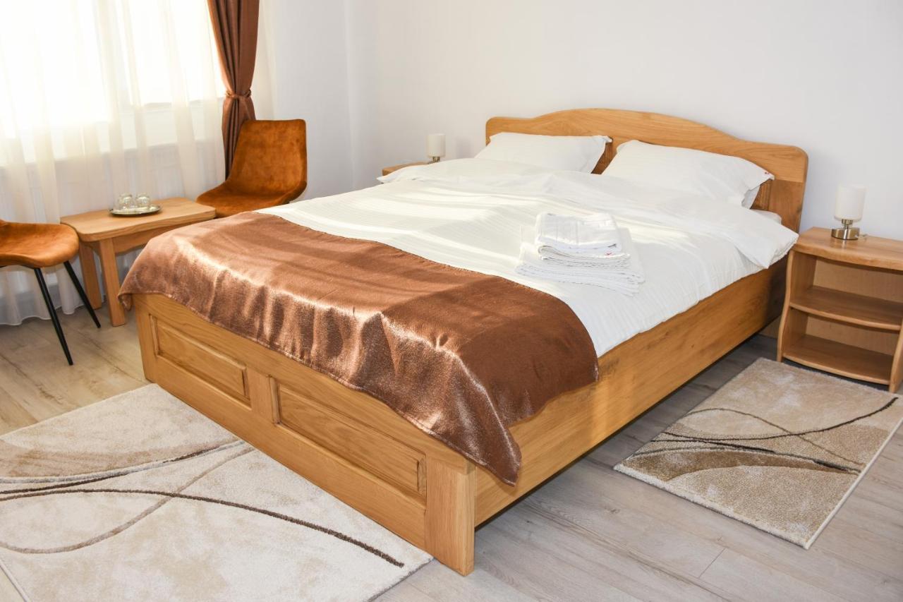 Tomis House Hotel Curtea De Arges Luaran gambar