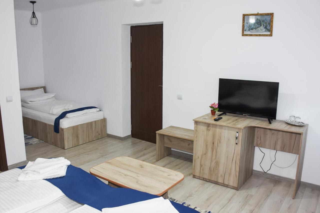 Tomis House Hotel Curtea De Arges Luaran gambar
