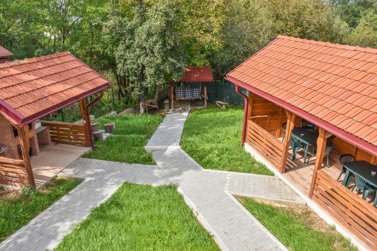 Tomis House Hotel Curtea De Arges Luaran gambar